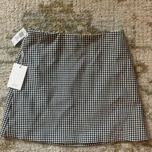 NWT Wilfred (Aritzia) Classic Mini Skirt size 8